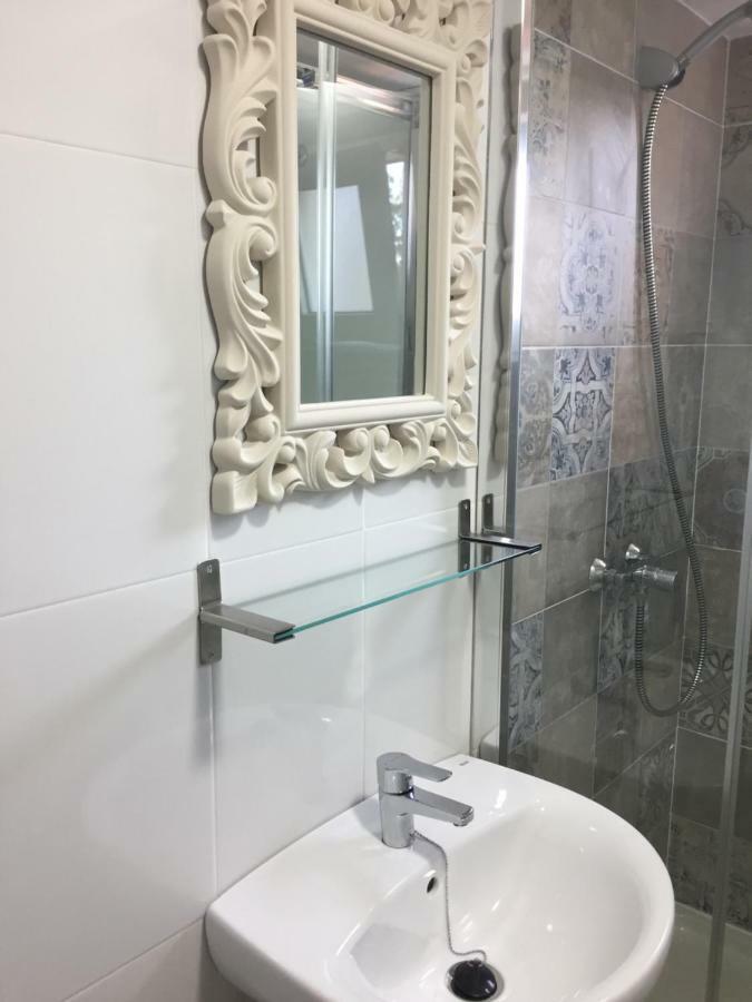Carihuela Palace Beach Apartment Torremolinos Ngoại thất bức ảnh