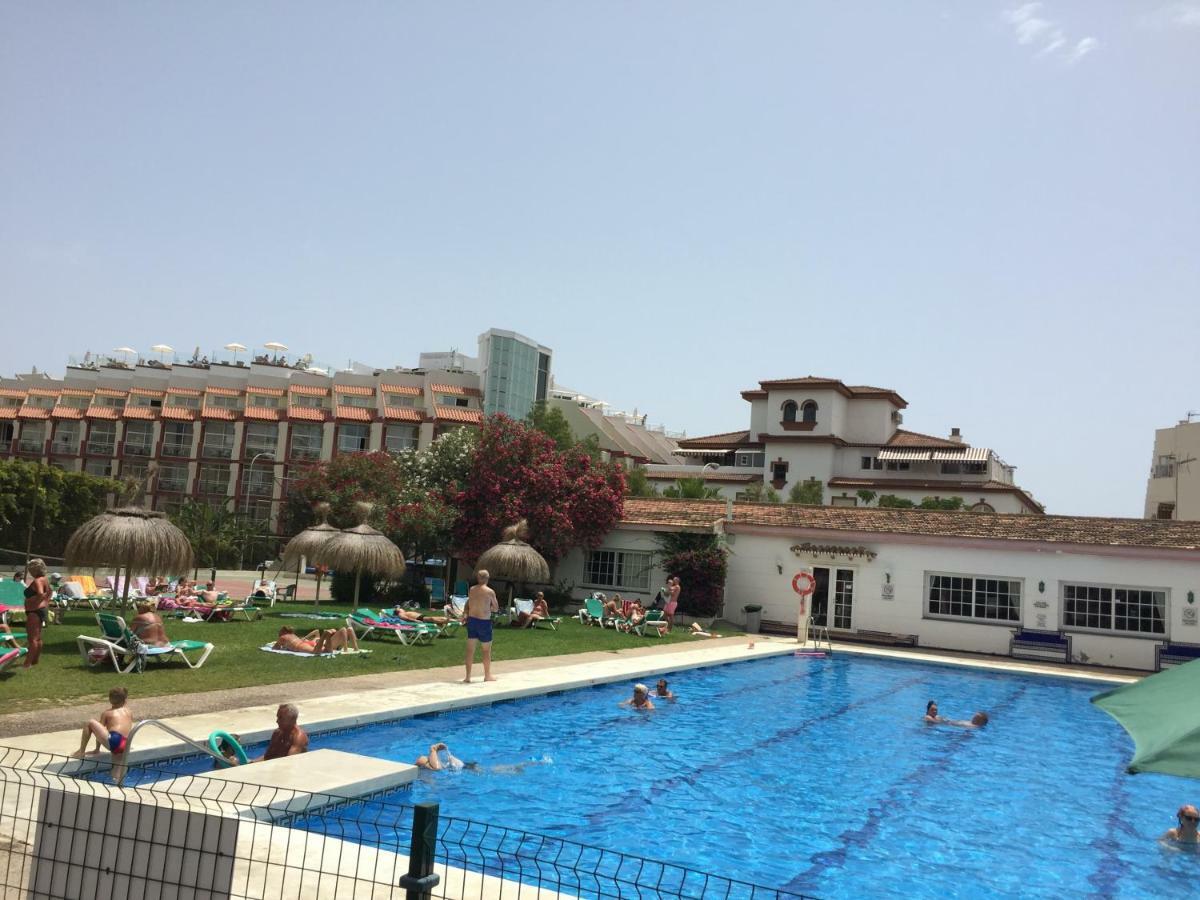 Carihuela Palace Beach Apartment Torremolinos Ngoại thất bức ảnh